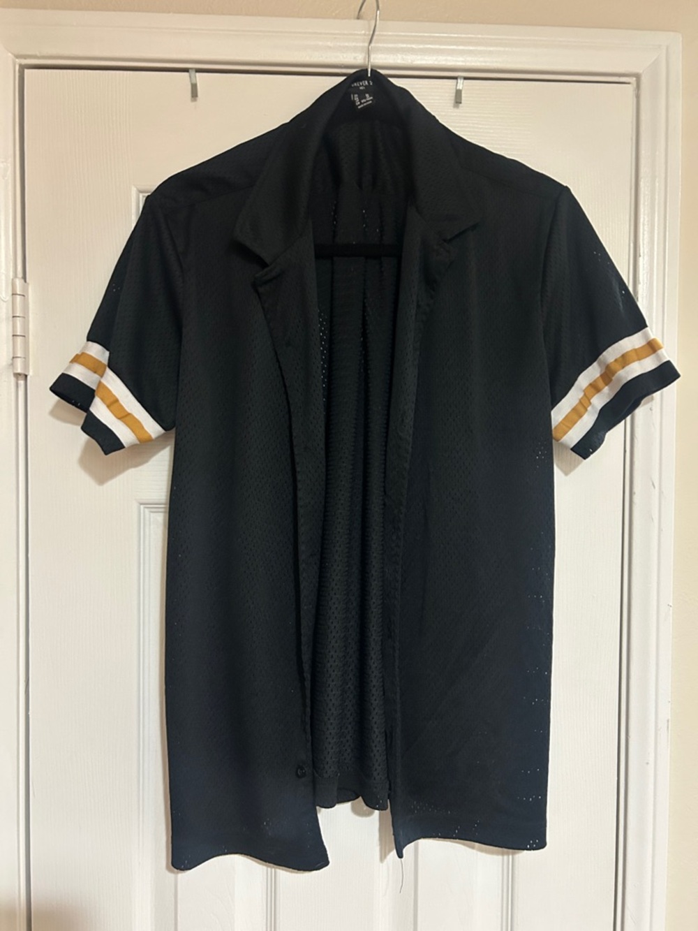 Men Forever 21 Black Short-Sleeve Button Down with Gold and White Sleeve Stripes
